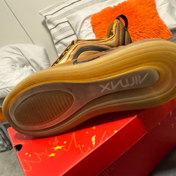 Nike Airmax 720 - Picture 3 of 3